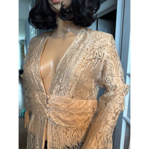 Vintage 1960s French Lace Gown Robe • Centre National du Costume
medium - Picture 16 of 16